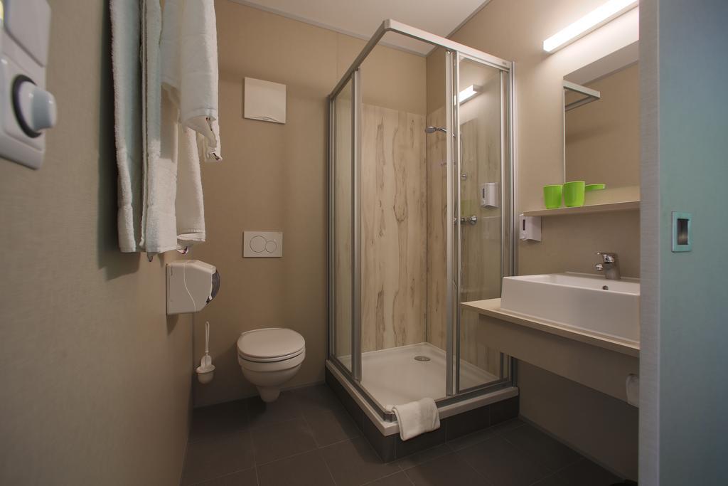 Smart Motel Гарс-ам-Камп Стая снимка